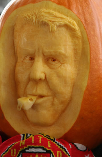 Man United boss Van Gaal and City's Pellegrini have faces carved into PUMPKINS