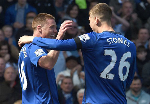 Everton 3 - 0 Manchester United: Toffees too strong for United