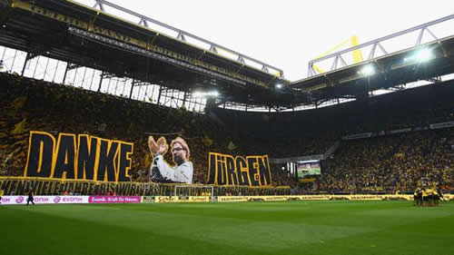 Dortmund fans pay tribute to departing boss Jurgen Klopp with amazing tifo